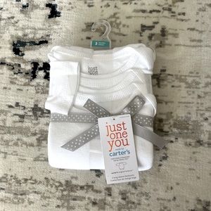 3 Long sleeve bodysuits 3 months